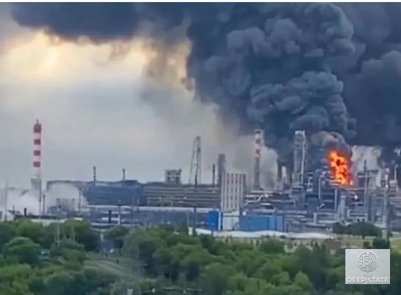 Russia Faces Fuel Crisis After Major Refinery Attack: Petrol Shortages and Rising Prices Spread