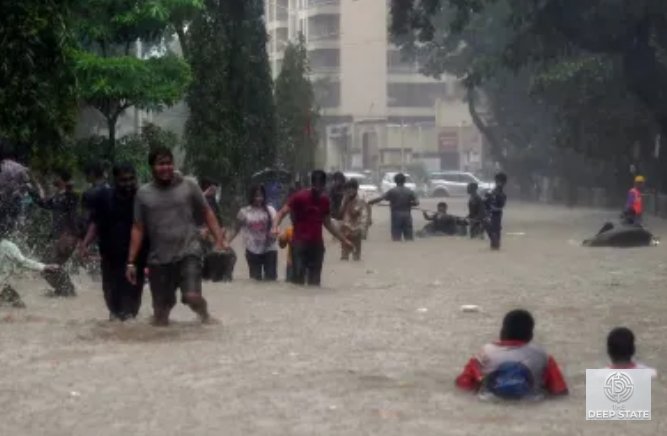 Heavy Rain Alert in Maharashtra: Pune Records 5 Deaths as Monsoon Fury Triggers Landslides and Flooding
