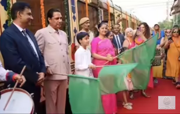 Lohagarh Resort owner Bhagat Singh (left) with Palace on Wheels CEO Sanjay Nischal during a special interaction